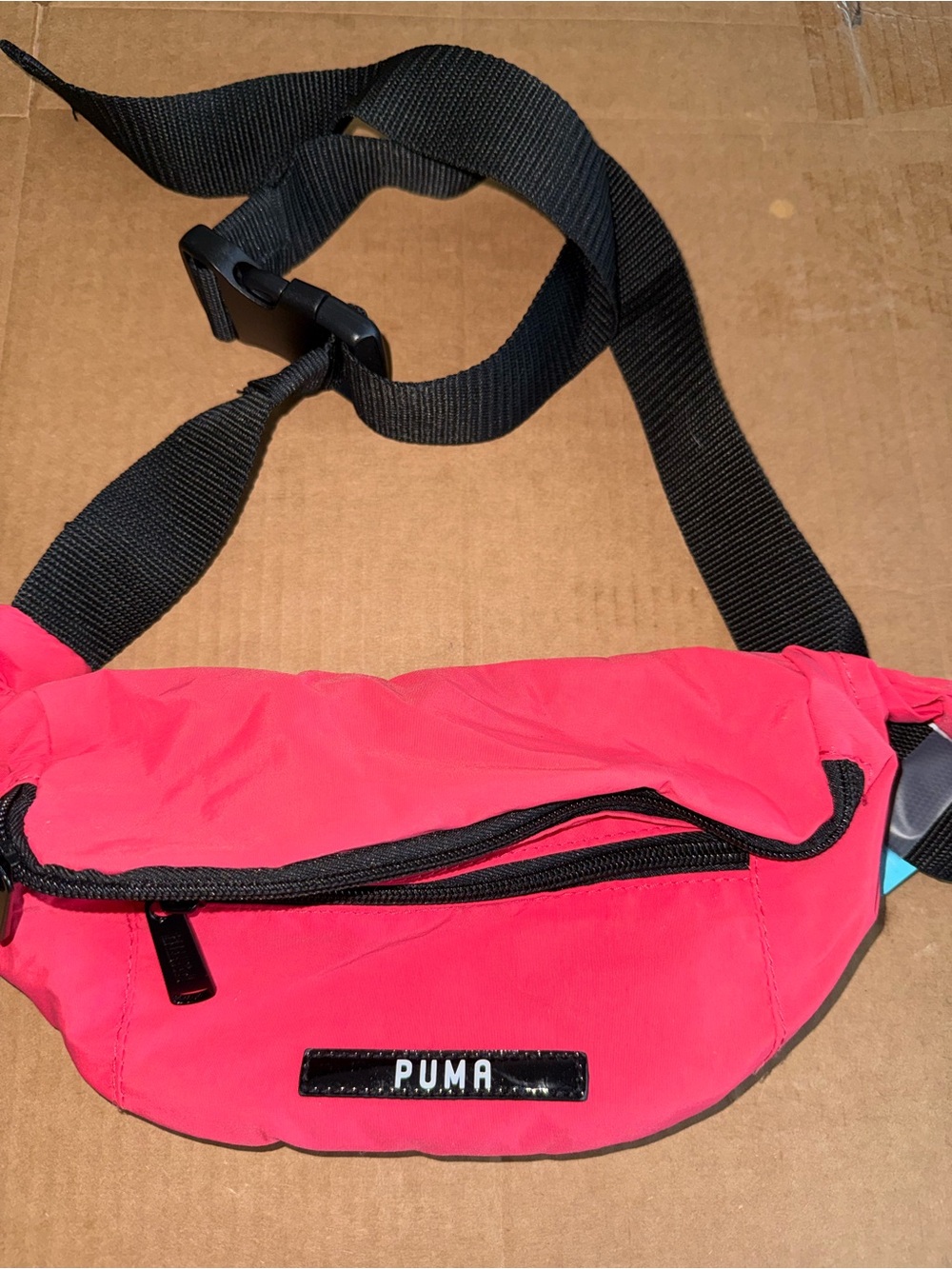 New Puma Fuchsia Waist Pack Fanny Pack with Black Strap A26